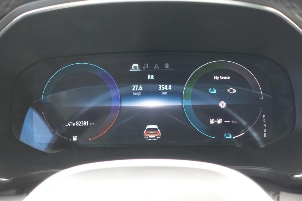 Renault CAPTUR 1.6 ET PH 160 SL E- ZEER FRAAI en LUXE, 77 km/l, Gebruikt, 750 kg, 4 cilinders