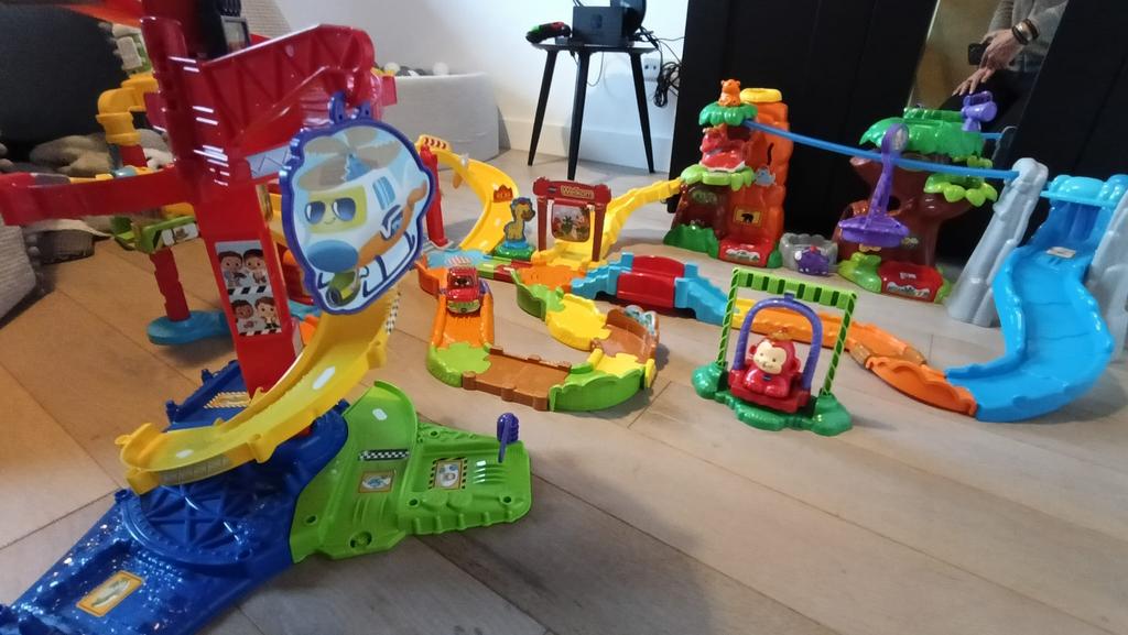 VTech Zoef Zoef Toet Toet baan + auto’s compleet, Ophalen of Verzenden, Zo goed als nieuw, 2 tot 4 jaar