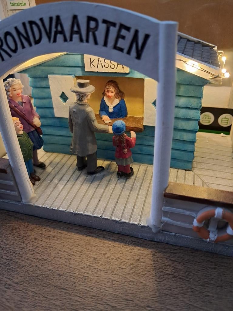 Intratuin rondvaarten kassa, Diversen, Ophalen