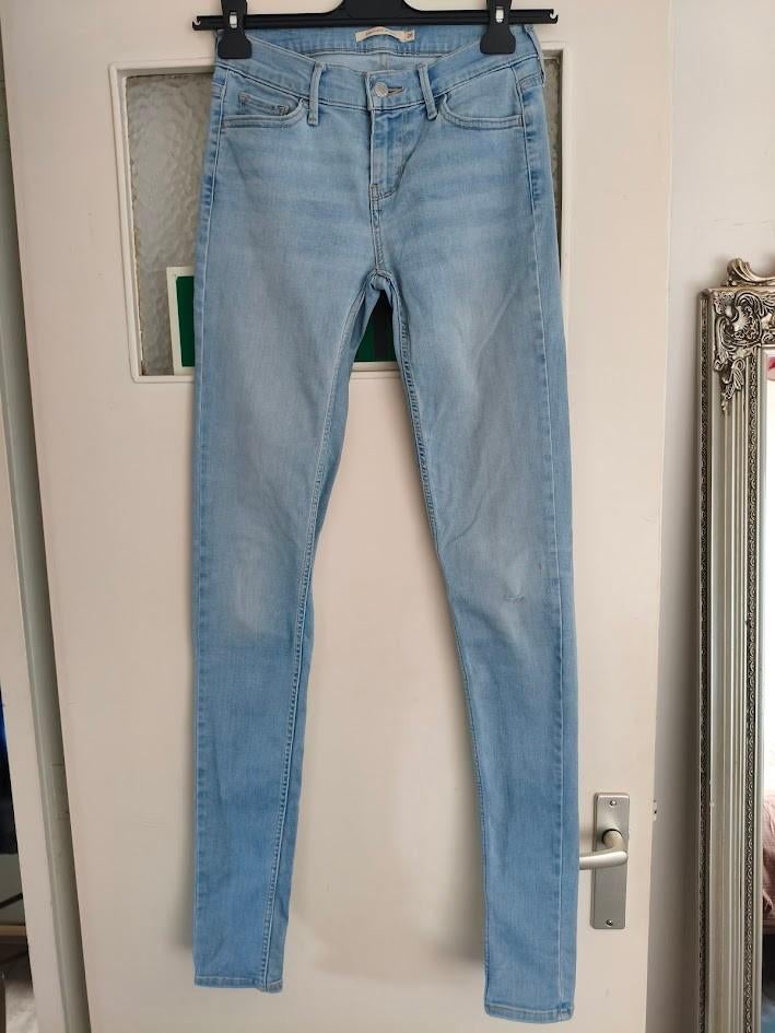 Levi 710 super skinny dames jeans, Kleding | Dames, Spijkerbroeken en Jeans, Blauw, Ophalen of Verzenden, W27 (confectie 34) of kleiner