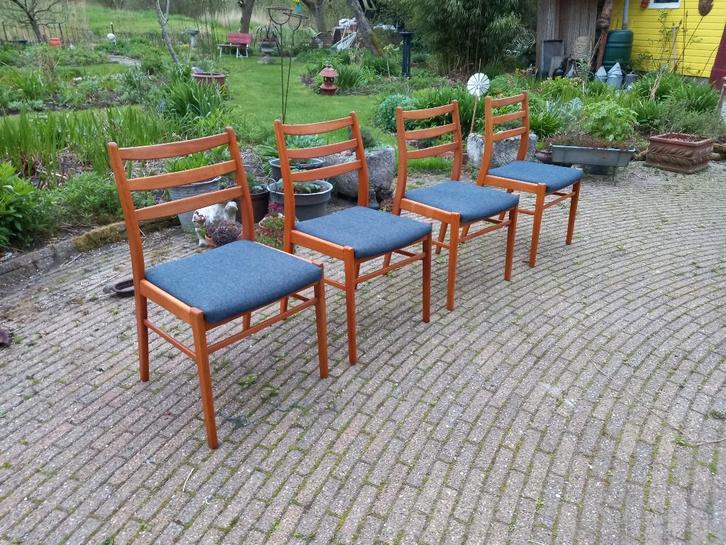 Vier retro deens of dutch design eetkamerstoelen, Verzamelen, Retro, Huis en Inrichting, Ophalen of Verzenden