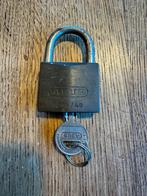 Abus hangslot met één sleutel - 85 / 40, Ophalen of Verzenden, Gebruikt, Koper of Messing, Slot
