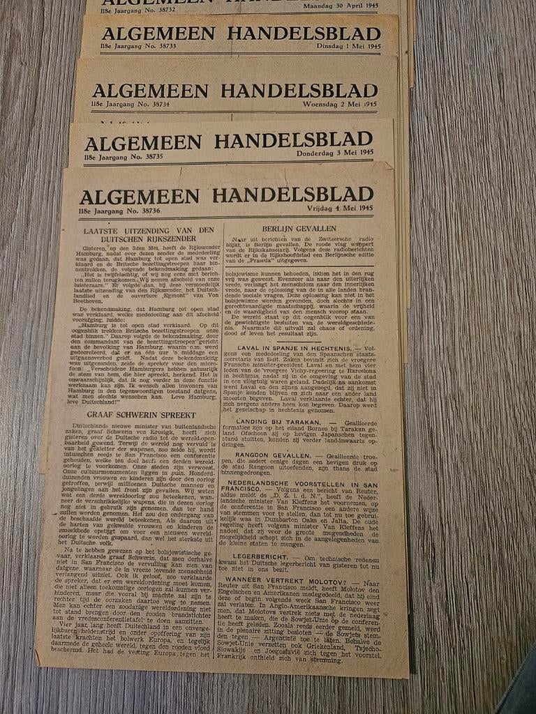 Algemeen Handelsblad - April/Mei 1945 (16 kranten), Ophalen of Verzenden, Gelezen, Krant