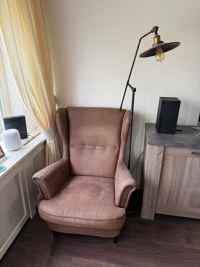 IKEA STRANDMON oorfauteuil bruin, Huis en Inrichting, Fauteuils, Ophalen, Zo goed als nieuw, 75 tot 100 cm, 50 tot 75 cm