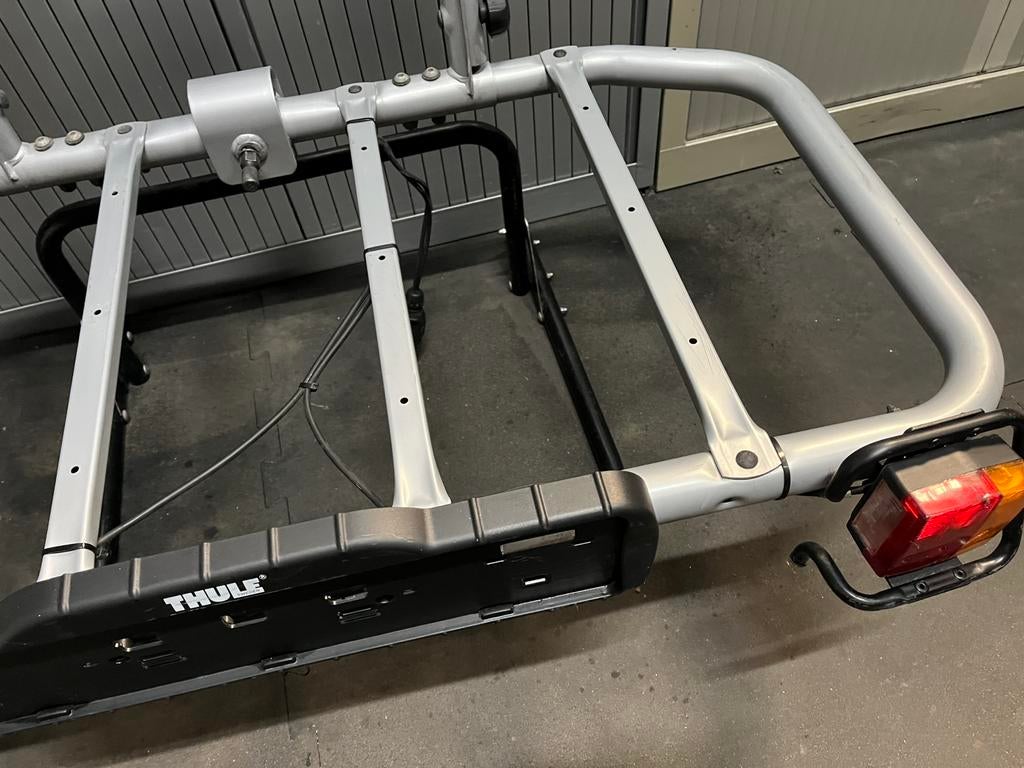 Thule easybase platform fiestendrager, Auto diversen, 3 fietsen of meer, Gebruikt, Brede banden, Achterklepdrager