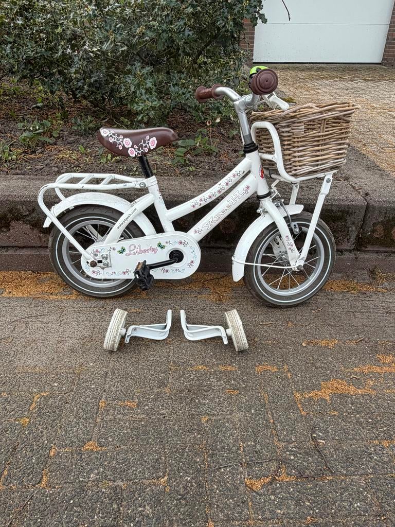 Kinderfiets 12 inch met zijwieltjes en mandje, Fietsen en Brommers, Fietsen | Kinderfietsjes, Gebruikt, Minder dan 16 inch, Zijwieltjes