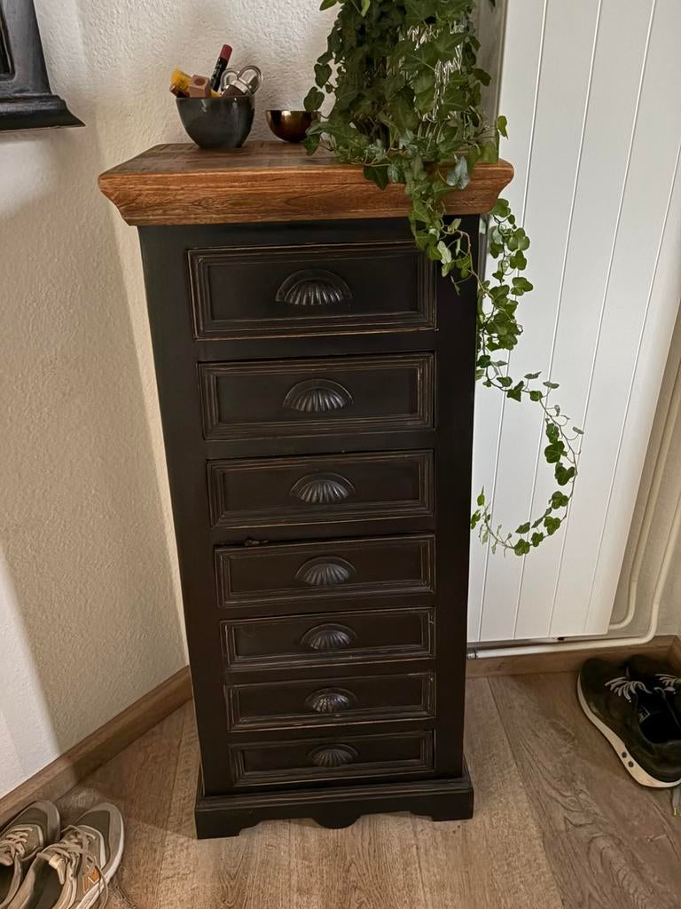 Zwarte landelijke ladekast en kapstok., Huis en Inrichting, Kasten | Ladekasten, Ophalen, Gebruikt, 100 tot 150 cm, 5 laden of meer