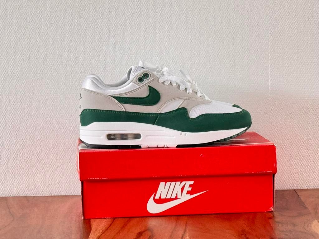 Nike air max 1 Anniversary Evergreen, Ophalen of Verzenden, Nieuw, Overige kleuren