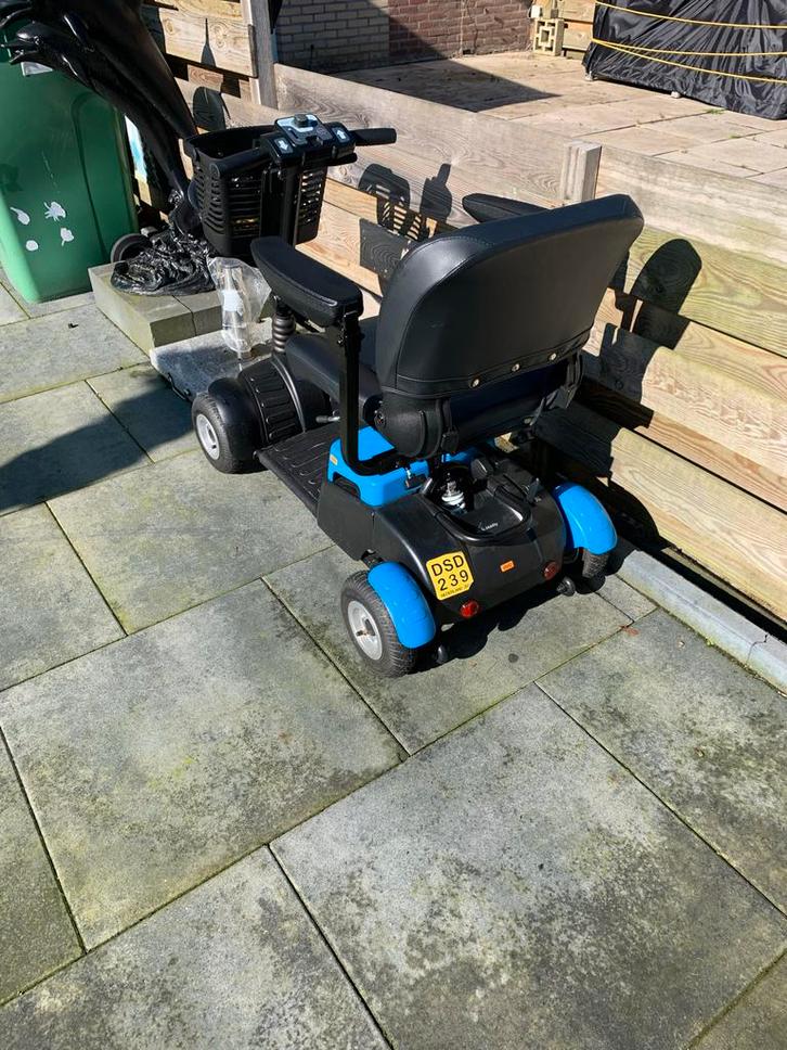 Scootmobiel uitneembaar Mango vivo blauw, Diversen, Brommobielen en Scootmobielen, Zo goed als nieuw, Mango, 10 km/u of minder