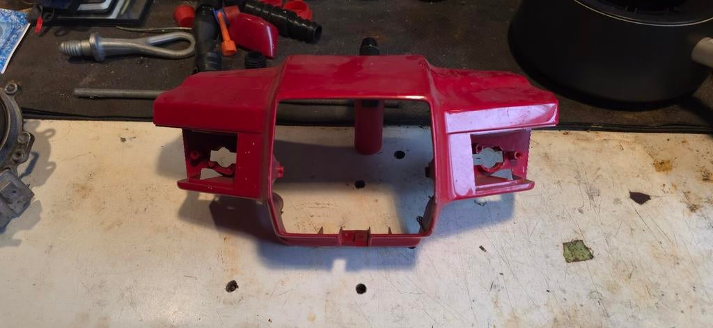 Peugeot Rapido voorkap rood, Ophalen