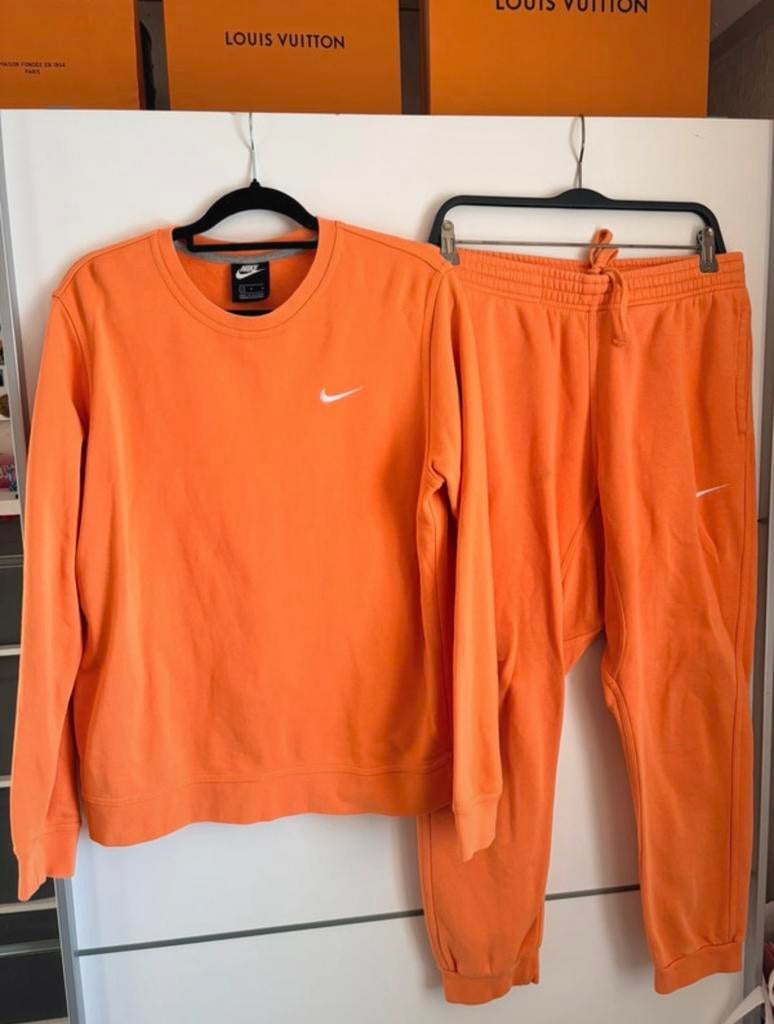 Nike trainingspak oranje maat L, Ophalen of Verzenden, Zo goed als nieuw, Maat 52/54 (L), Oranje