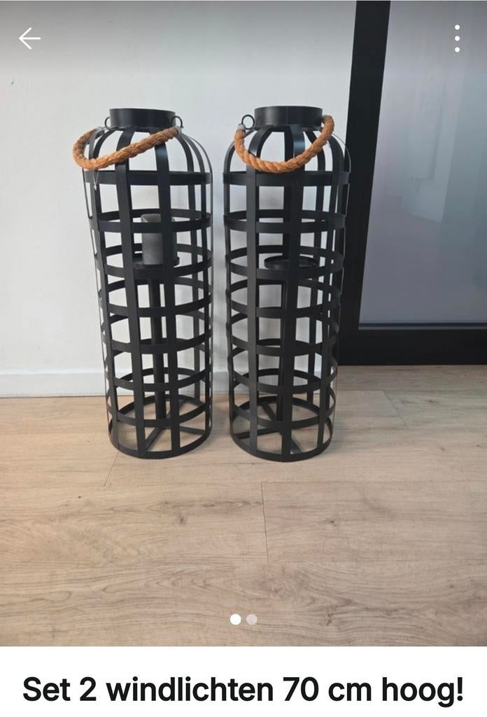 Set van 2 zwarte windlichten, 70 cm hoog, Huis en Inrichting, Woonaccessoires | Kandelaars en Kaarsen, Ophalen of Verzenden