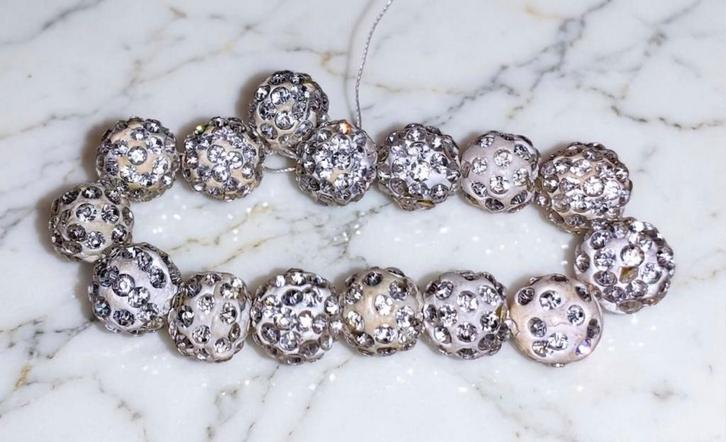 lot kralen witte shamballa 9mm +-15, Hobby en Vrije tijd, Kralen en Sieraden maken, Zo goed als nieuw, Kraal, Ophalen of Verzenden