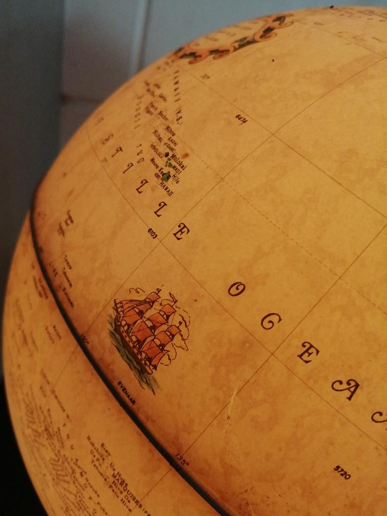 Prachtige oude globe 40 cm hoogte met verlichting, Ophalen of Verzenden, X, Verlicht, Gebruikt