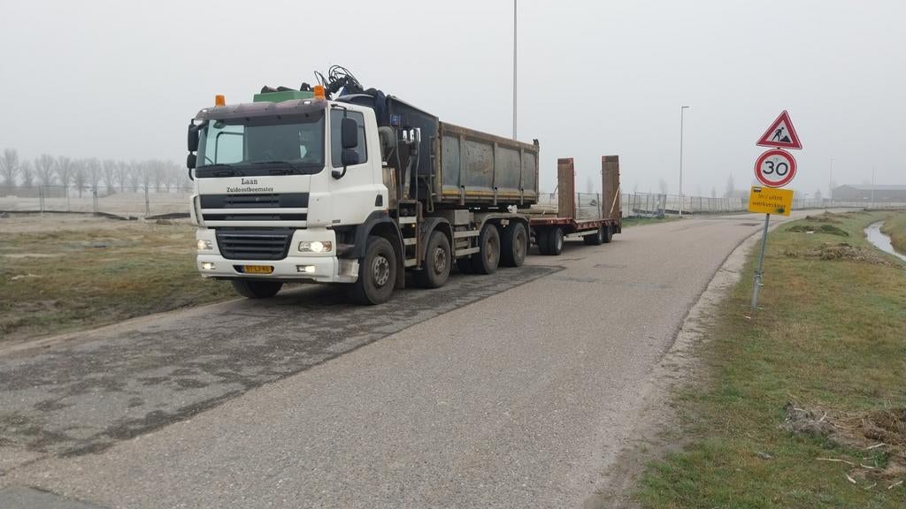 Graafwerk knijperauto afvoer zand grond puin groenafval., Ophalen of Verzenden