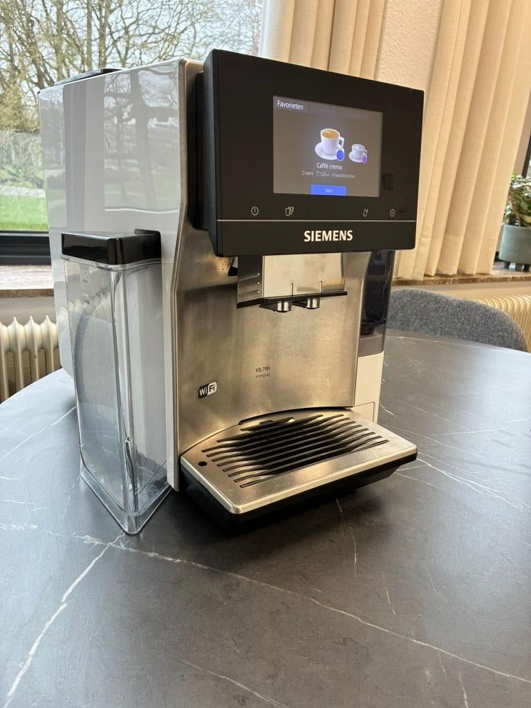 Siemens EQ700 Integral VolAuto Koffiemachine + Melkreservoir, Witgoed en Apparatuur, Koffiezetapparaten, Afneembaar waterreservoir