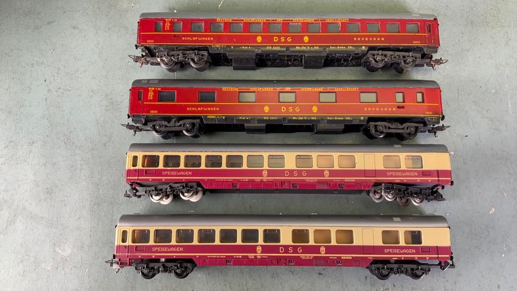 LIMA ho 4 rijtuigen DSG, Gelijkstroom, Wagon, Ophalen of Verzenden, Zo goed als nieuw