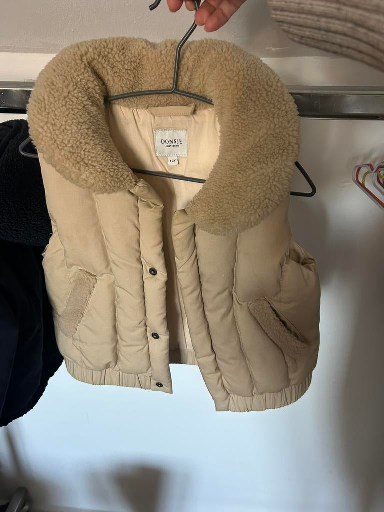 Donsje Amsterdam Regu bodywarmer soft taupe, Kinderen en Baby's, Kinderkleding | Overige, Ophalen of Verzenden, Zo goed als nieuw
