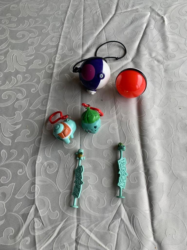 Pokémon sleutelhangers en ballen set, Ophalen of Verzenden, Gebruikt