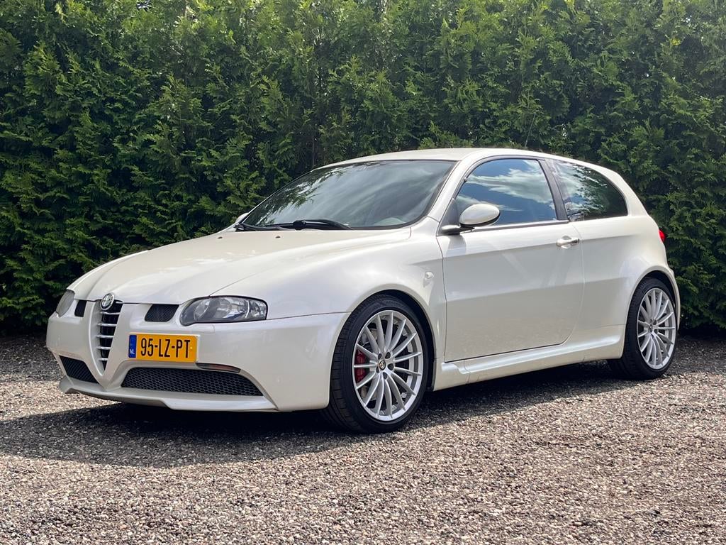 Alfa Romeo 147 3.2 V6 GTA, Auto's, Zwart, Wit, Handgeschakeld, 1335 kg