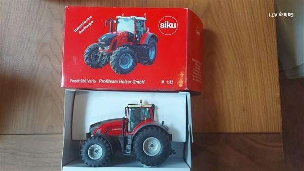 Siku Fendt 936 Vario Profiteam Holzer GmbH, Ophalen of Verzenden, Zo goed als nieuw, Tractor of Landbouw, SIKU