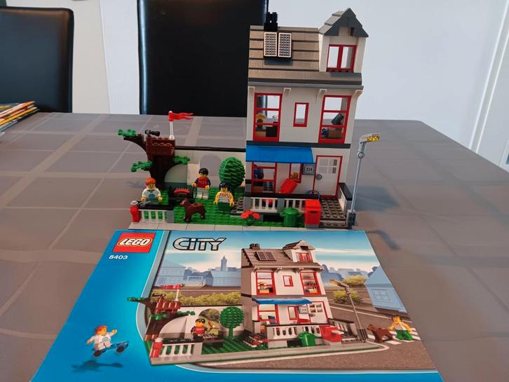 Lego City 8403 Huis met tuin en boomhut, Kinderen en Baby's, Speelgoed | Duplo en Lego, Zo goed als nieuw, Lego, Complete set