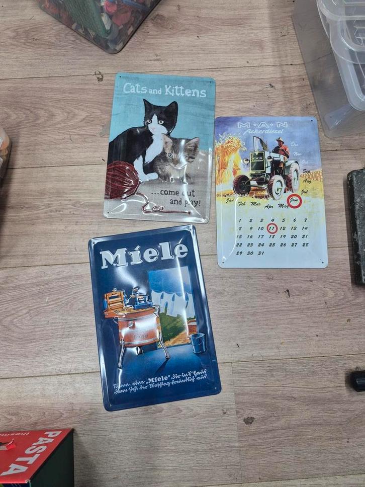 Set van 3 decoratieve metalen borden: Katten, Miele, MAN, Verzamelen, Overige Verzamelen, Gebruikt, Ophalen of Verzenden