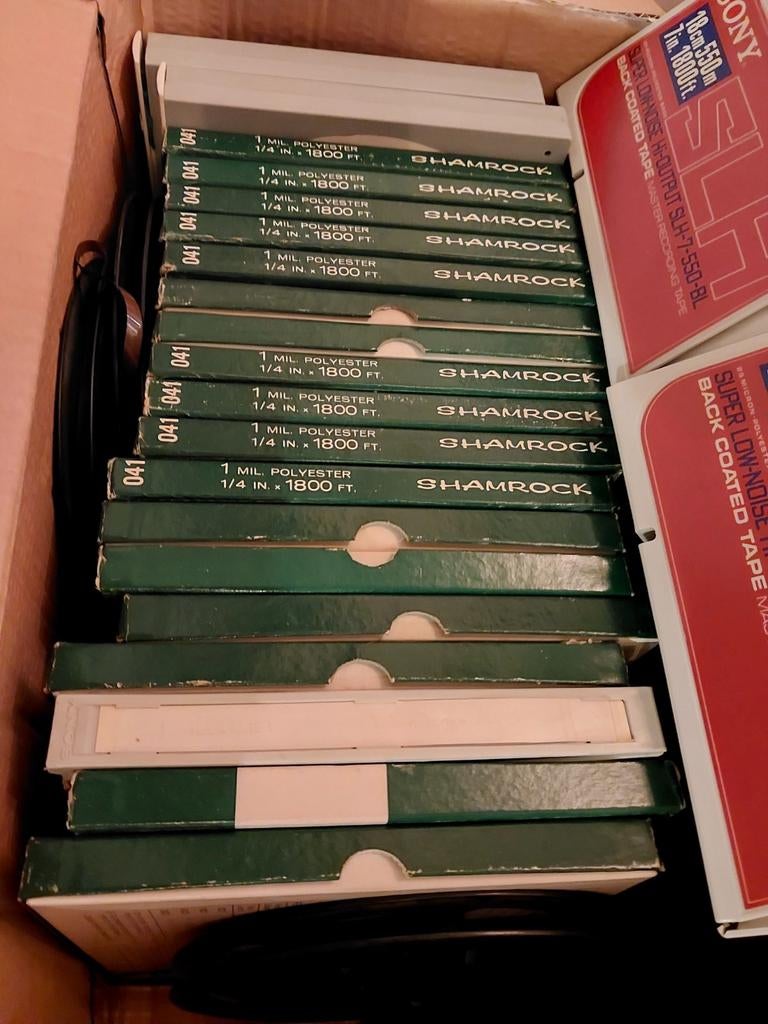 Doos vol met banden voor taperecorder (Shamrock en Sony), Audio, Tv en Foto, Bandrecorders, Ophalen, Onderdeel, Met banden