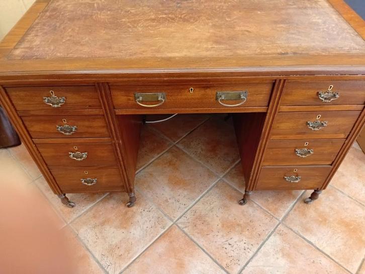 Antiek bureau op wieltjes, Antiek en Kunst, Antiek | Kantoor en Zakelijk, Ophalen