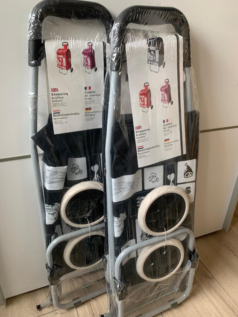 nog een nieuwe trolly te koop,, Sieraden, Tassen en Uiterlijk, Koffers, Overige materialen, Nieuw, 70 cm of meer, Wieltjes