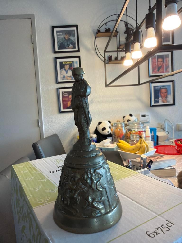 Bronzen bel met figuur napoleon staat erop, Ophalen of Verzenden