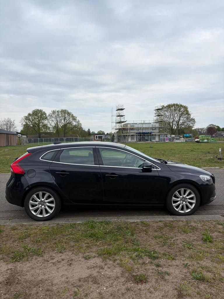 Volvo V40 1.6 D2 115PK 2013 Zwart, Auto's, Voorwielaandrijving, 28 km/l, 4 cilinders, 1257 kg