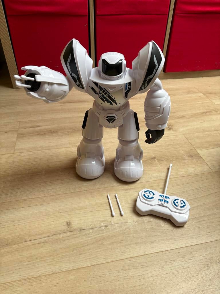 Witte Robot (Robo Blast) met Afstandsbediening en Pijlen, Kinderen en Baby's, Ophalen, Zo goed als nieuw, Jongen of Meisje