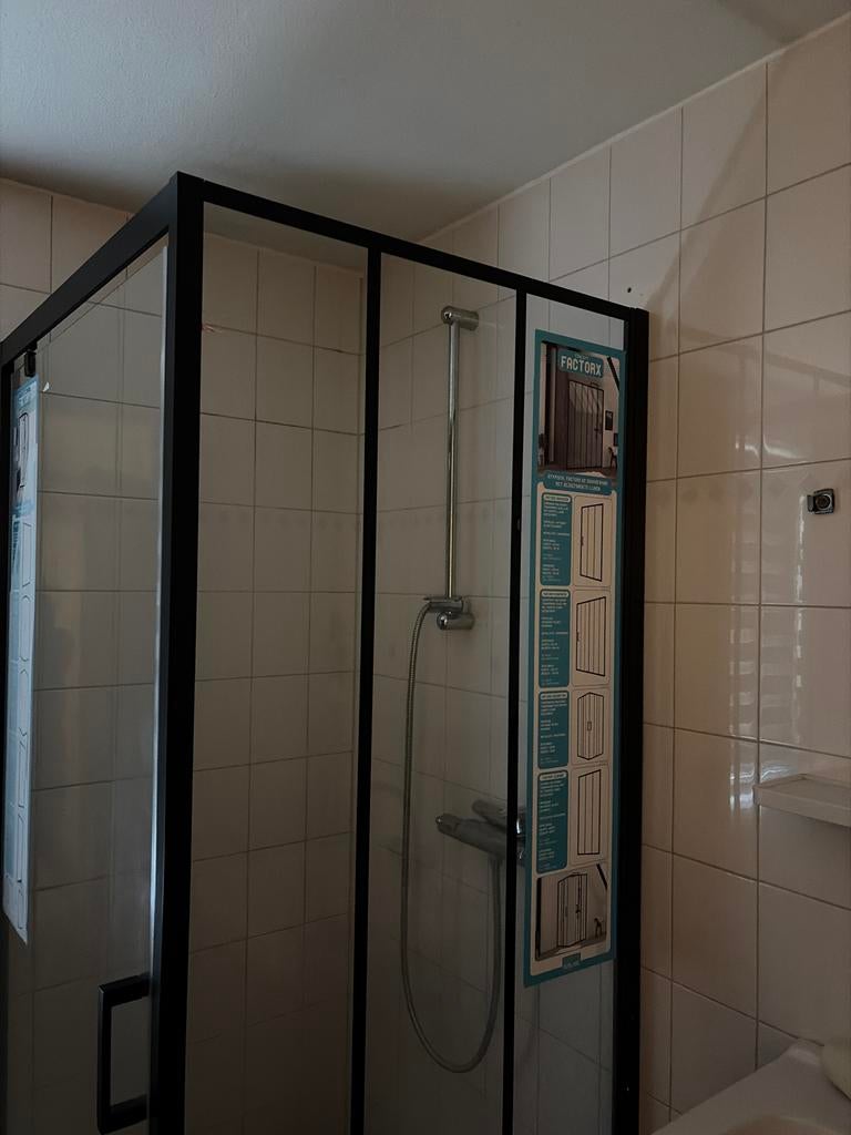 Zwarte douchewand en deur, Huis en Inrichting, Ophalen, Zo goed als nieuw, Met douche