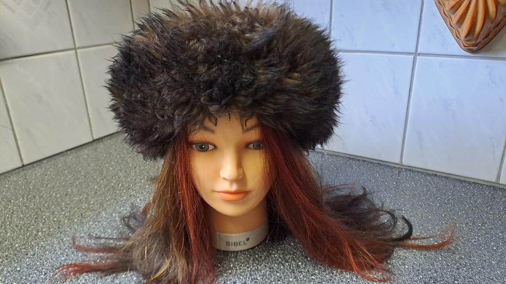 Vintage muts Maison de Bonneterie Amsterdam., Maat 38/40 (M), Maison de Bonneterie, Ophalen of Verzenden, Zo goed als nieuw