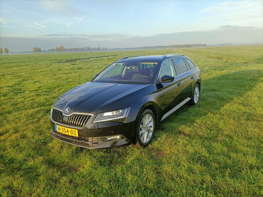 Skoda Superb 1.5 TSI 150pk 2020 Nieuwe motor!, Auto's, Voorwielaandrijving, 1374 kg, Stof, 1498 cc