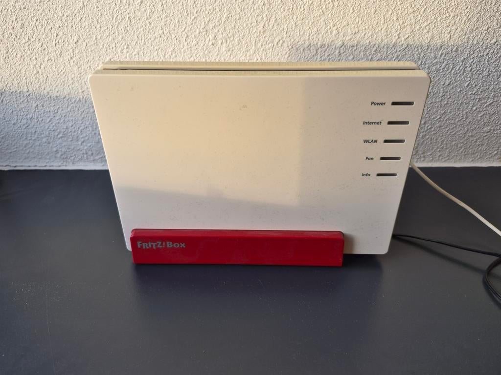 FRITZ!Box 7581 – Modem Router met WLAN, Computers en Software, Routers en Modems, Ophalen, Zo goed als nieuw, Router met modem