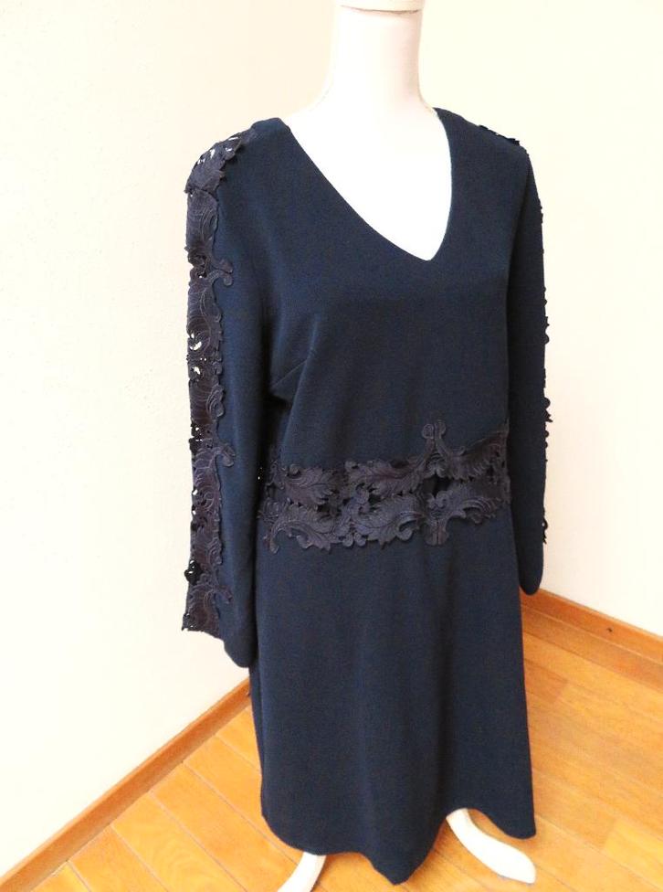 L17 K-DESIGN aparte jurk travelstof blauw M 38/40, Kleding | Dames, Jurken, Zo goed als nieuw, Maat 38/40 (M), Blauw, Onder de knie