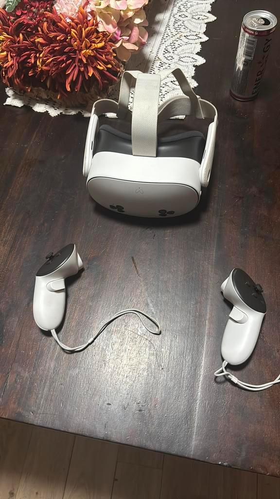 Oculus quest 3s, Spelcomputers en Games, Virtual Reality, Gebruikt, Overige platformen, Ophalen of Verzenden