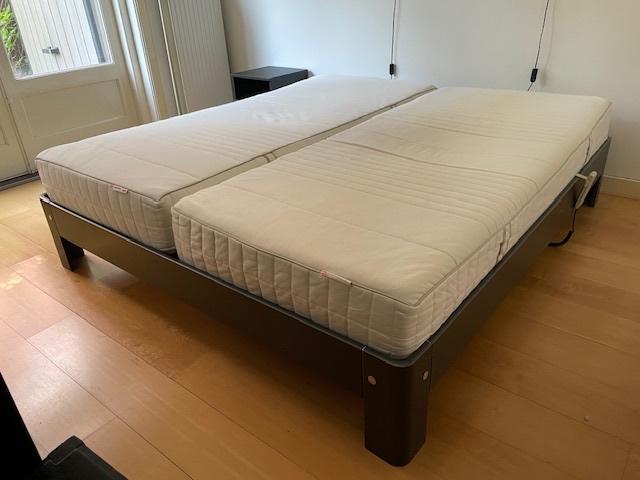 Auping Auronde tweepersoonsbed met elektrische bedbodems, Huis en Inrichting, Ophalen, Gebruikt, Tweepersoons, 180 cm