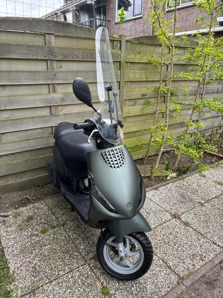 Piaggio Zip 4t, Fietsen en Brommers, Scooters | Piaggio, Zo goed als nieuw, Zip, Benzine, Ophalen of Verzenden