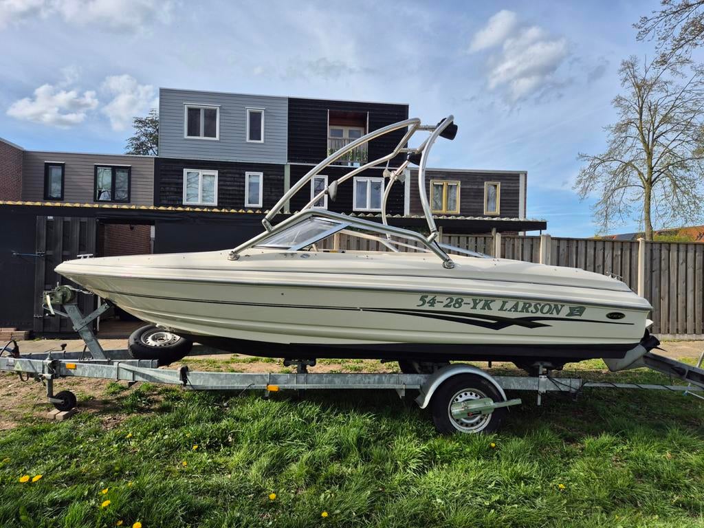 Keurige larson 190 bowrider 2001 - v6 - trailer, Watersport en Boten, Speedboten, Zo goed als nieuw, 3 tot 6 meter, Benzine, 120 tot 200 pk