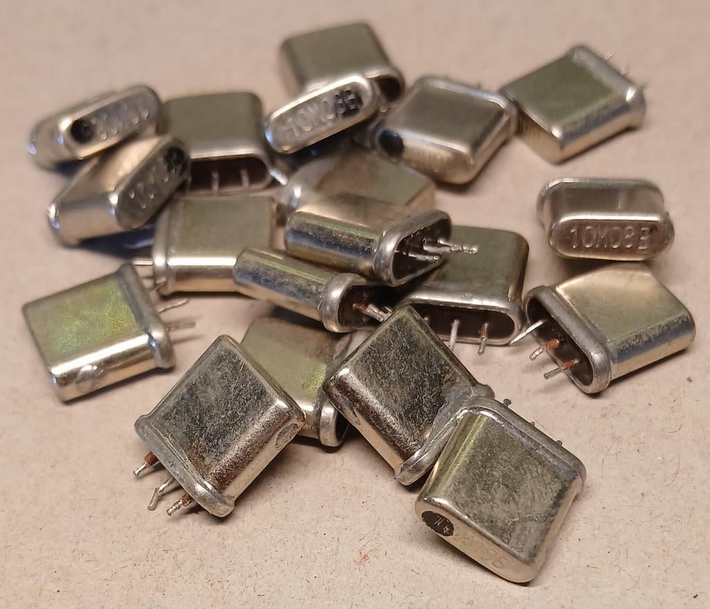 Crystal filter 10M08b 10,7MHz, Ophalen of Verzenden, Kraal