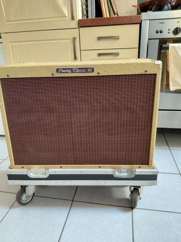 Peavey Classic 50 in flightcase, Muziek en Instrumenten, Versterkers | Bas en Gitaar, Ophalen, Gebruikt, Gitaar, 50 tot 100 watt