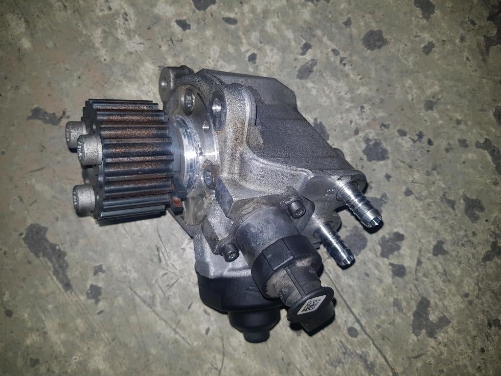 Dieselpomp Volkswagen Golf VI 2.0 TDI 16V 2009, Ophalen of Verzenden