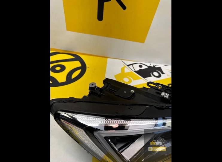 , Seat Leon IV 4 CUPRA Koplamp rechts 5FB941036B LAMP, Auto-onderdelen, Verlichting, Gebruikt, Autovia A-2, Km 585 585
08760  Martorell, ES