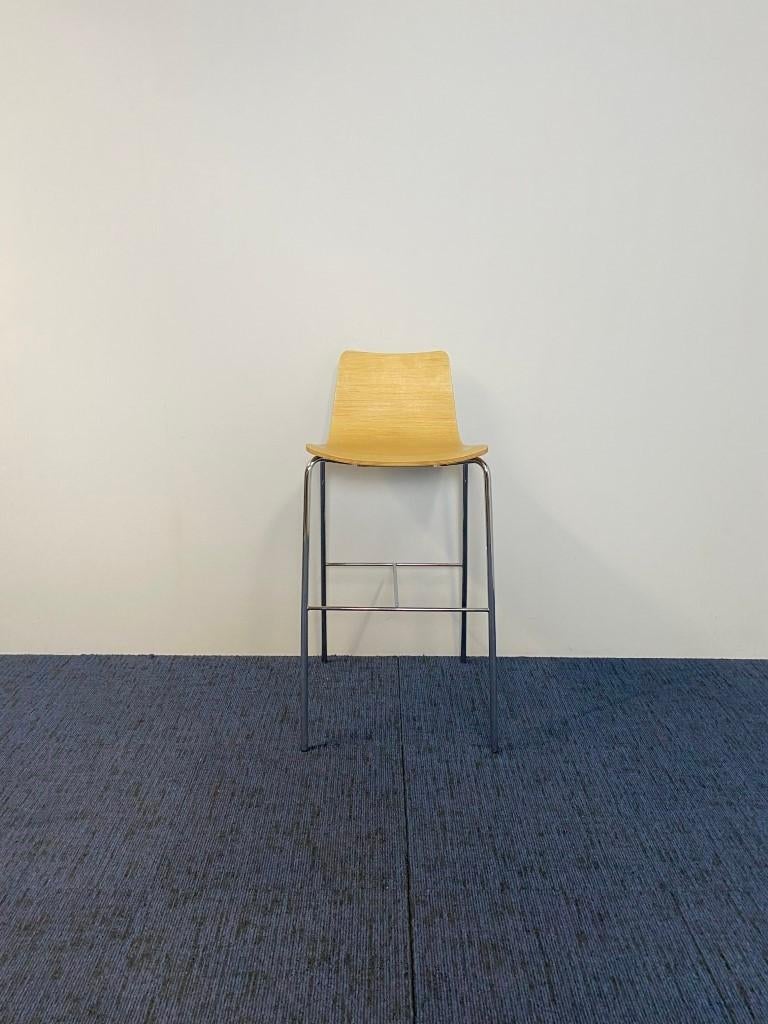 10 x Barkruk, hout, chroom frame, zithoogte 74 cm., Ophalen, Met voetsteun, 60 tot 90 cm, Hout