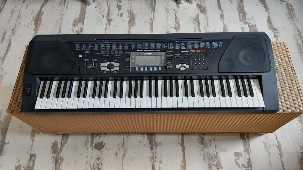 CASIO WK-1300 Keyboard met MIDI interface, Muziek en Instrumenten, Keyboards, Casio, Gebruikt, Ophalen of Verzenden, Midi-aansluiting