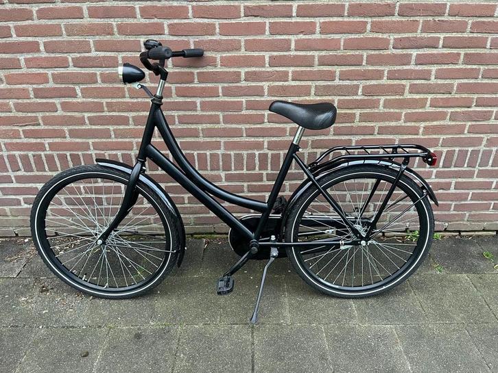 Mooie zwarte oma fiets, Fietsen en Brommers, Fietsen | Dames | Damesfietsen, Gebruikt, Overige merken, (Extra) lage instap, 53 tot 56 cm
