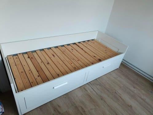 Ikea wit brimnes uitschuifbaar bed met opberglades + matras, Huis en Inrichting, Ophalen, Eenpersoons, Wit, Zo goed als nieuw